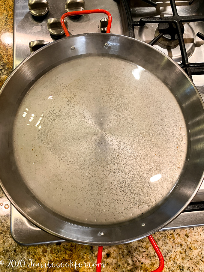 How To Season A Paella Pan Four To Cook For